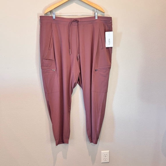 NWT Athleta Venture Pants in Hero(Mauve), size 22, Athleisure Activewear Comfy - Picture 2 of 14